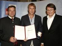 Tiroler Sportehrenzeichen fuer Harald.jpg